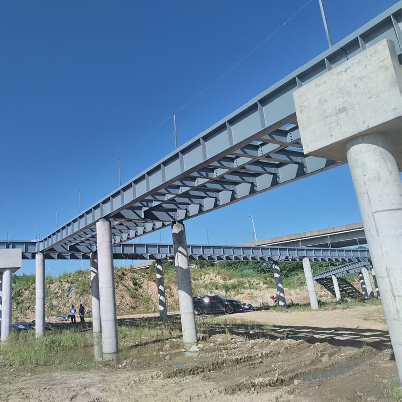 Plieninės konstrukcijos takas
